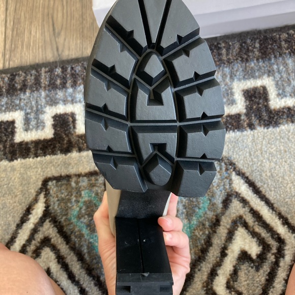 Platform Chelsea boots size 9 - Picture 7 of 7